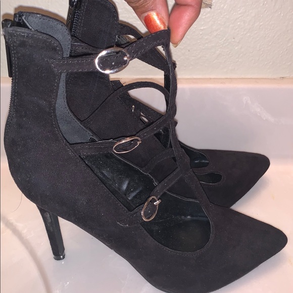 Shoes - Picture 5 of 8